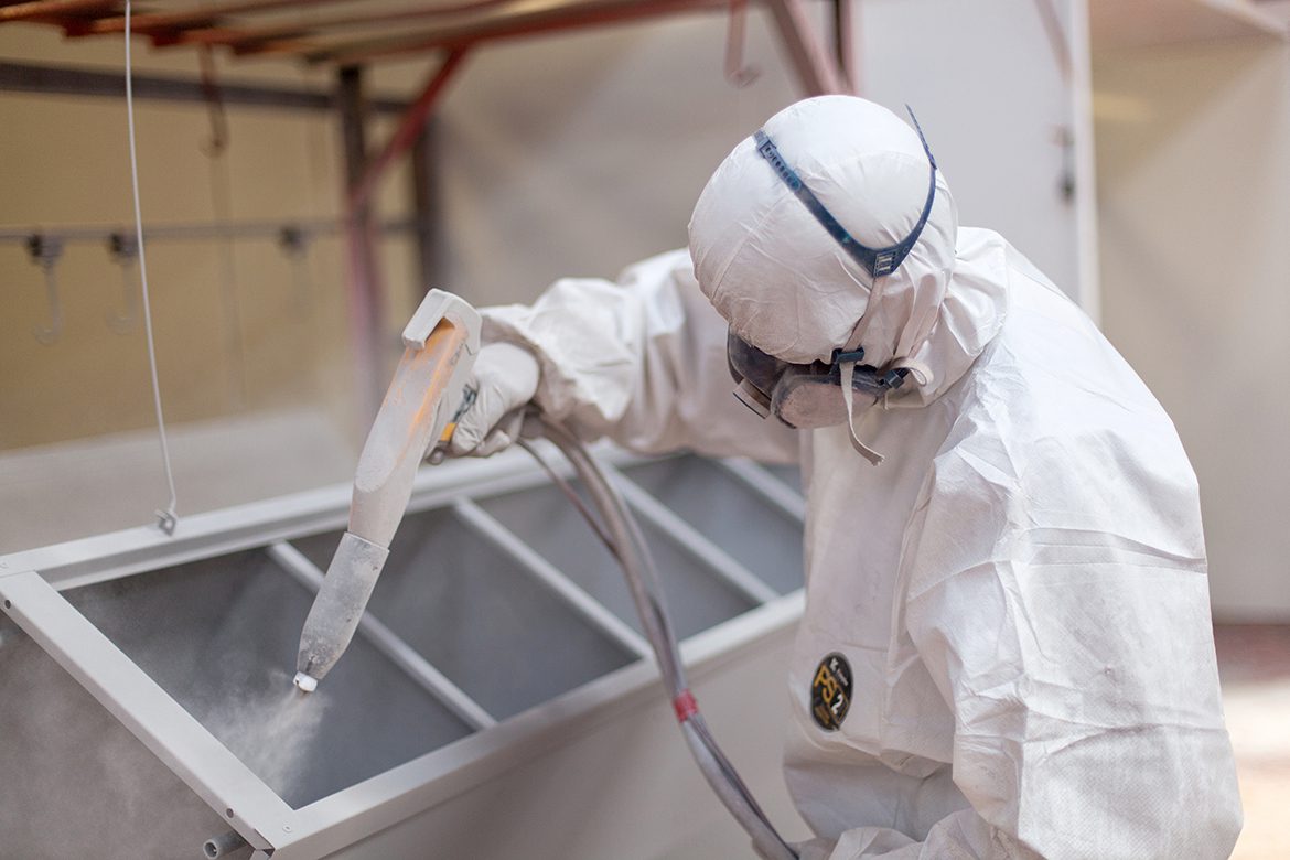 es_7111_Powder-coating-close-up